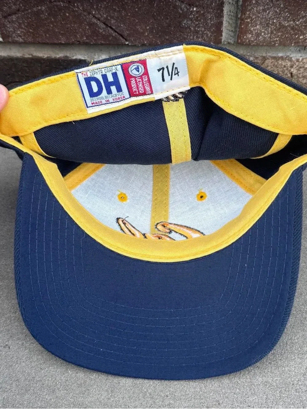 Vintage Zephyr Graf-X Cal Golden Bears Fitted Hat (Size 71/4)